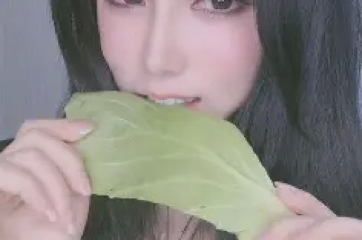 知名网红人设彻底崩塌！打着爱国旗号捞金豪掷六百万悄悄移民