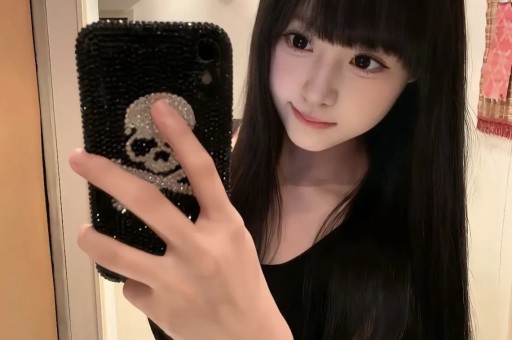 疑似宋祖儿用小号磕明星艺人恋情